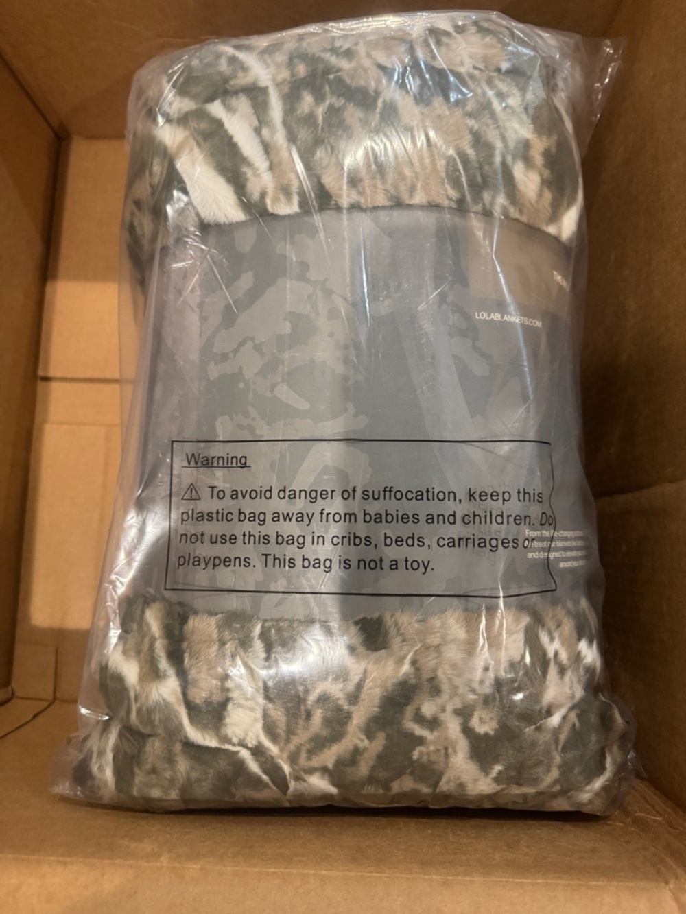 Lola Blankets/Sagebrush Camo Plush Throw/Blanket/Size L/NEW! NIB! SEALED! - Picture 8 of 16